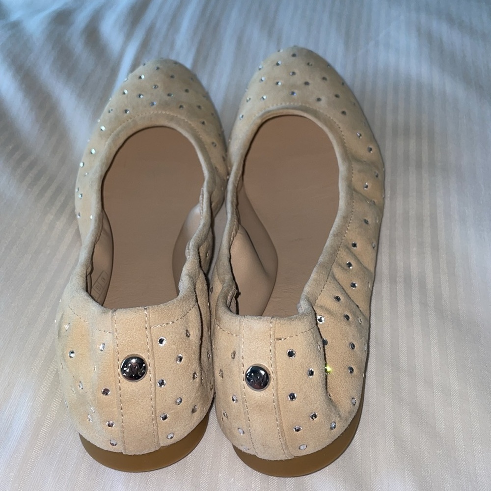 NWOB Stuart Weitzman studded ballet slipper. Size 6.5. Color Museline. - Picture 4 of 6